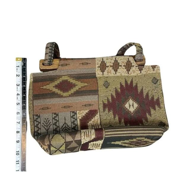 Vintage Aztec Bohemian Tapestry Knit Handbag with Wooden Closure - Picture 13 of 16